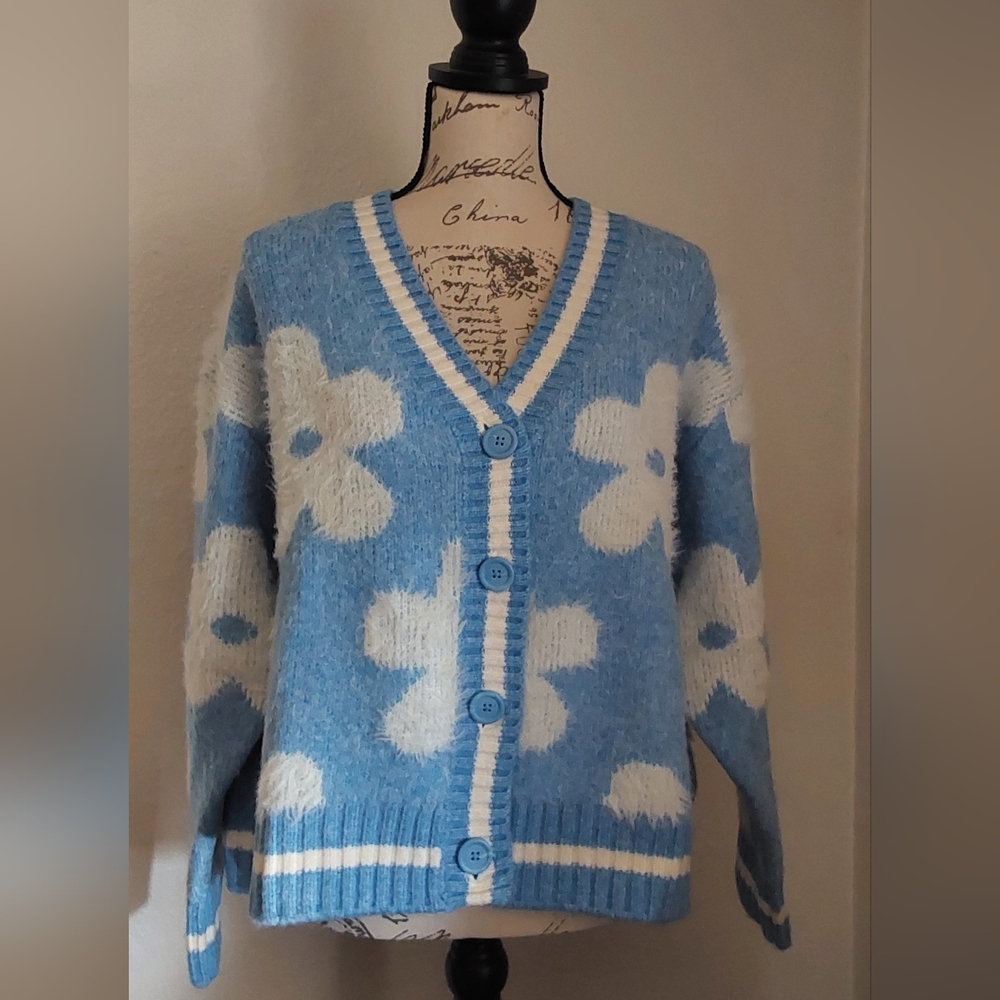 FB Sister New Yorker Y2K Buttoned Blue Floral Fuzzy Cardigan, size S (oversized)